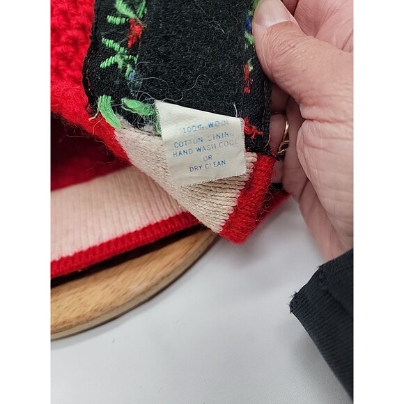 Vintage 80\'s 100% Wool Hat By Poppy Gall Red Knit Embroidered Floral Adjustable main image 8